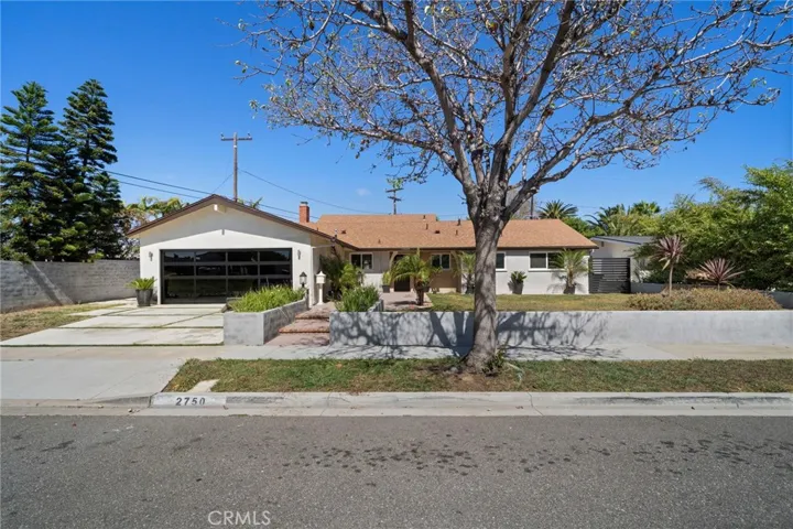 Modern house with on no thru traffic street