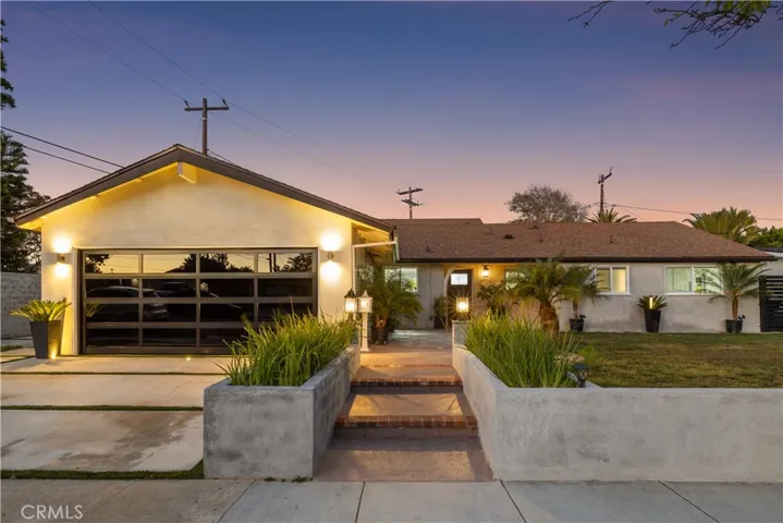 2750 San Carlos, Costa Mesa, California 92626