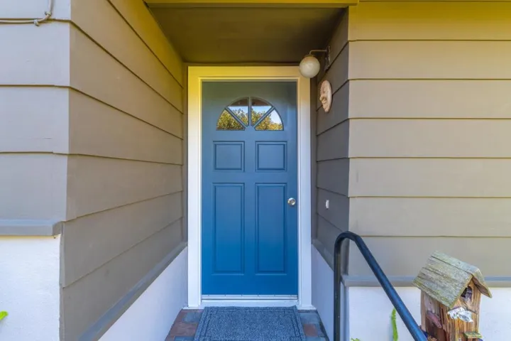 6970 Lakeview Drive, Salinas, California 93907
