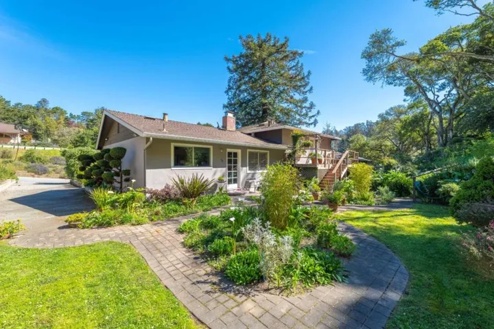 6970 Lakeview Drive, Salinas, California 93907