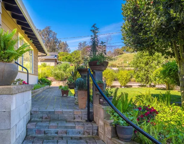 6970 Lakeview Drive, Salinas, California 93907