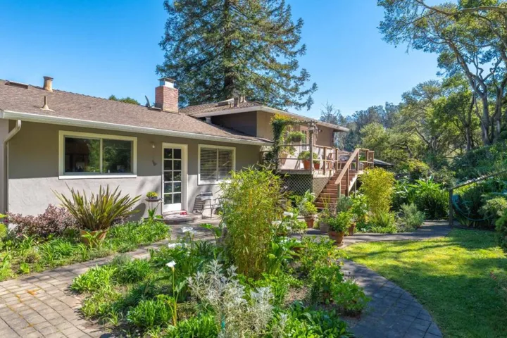6970 Lakeview Drive, Salinas, California 93907