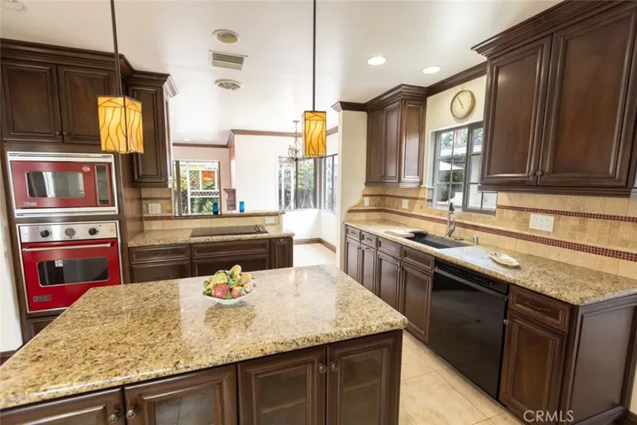 2455 Nipomo, Long Beach, California 90815