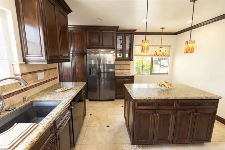 2455 Nipomo, Long Beach, California 90815