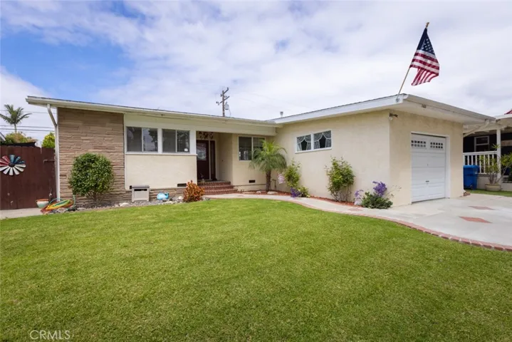 2455 Nipomo, Long Beach, California 90815
