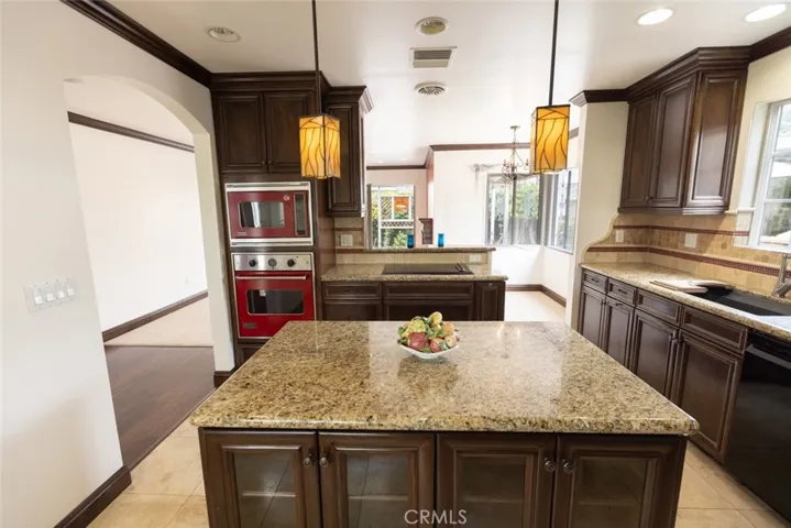 2455 Nipomo, Long Beach, California 90815