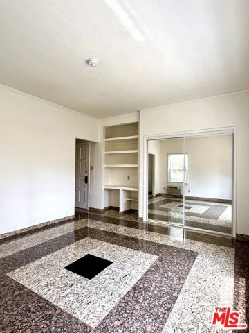 121 N Swall Drive 4, Beverly Hills, California 90211