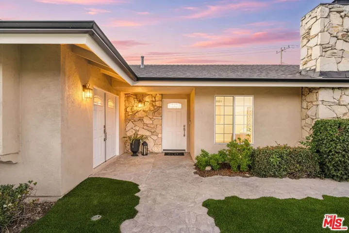91 W Gainsborough Road, Thousand Oaks, California 91360