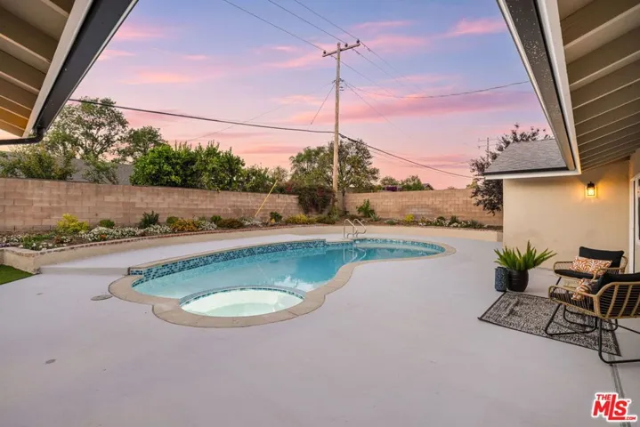 91 W Gainsborough Road, Thousand Oaks, California 91360