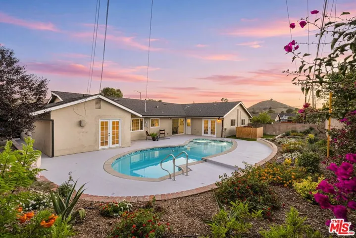 91 W Gainsborough Road, Thousand Oaks, California 91360