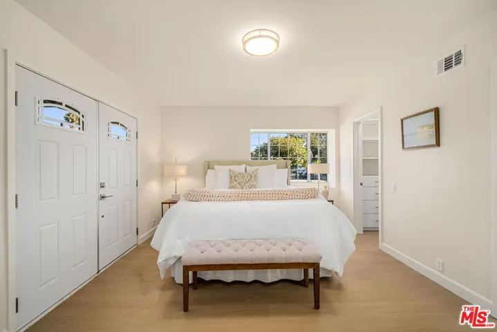 91 W Gainsborough Road, Thousand Oaks, California 91360