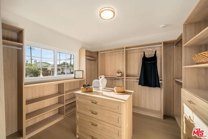 91 W Gainsborough Road, Thousand Oaks, California 91360