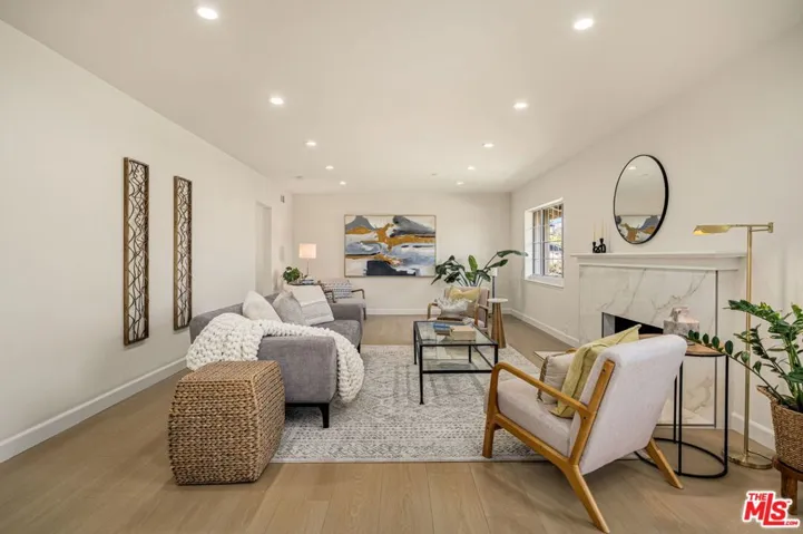 91 W Gainsborough Road, Thousand Oaks, California 91360