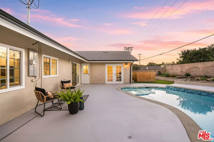91 W Gainsborough Road, Thousand Oaks, California 91360