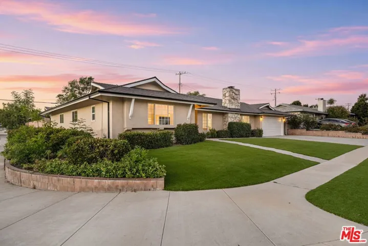 91 W Gainsborough Road, Thousand Oaks, California 91360