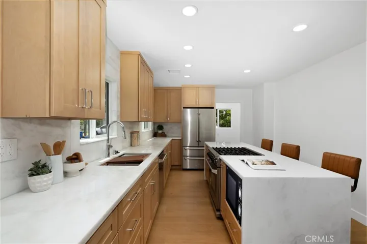 15550 Otsego Street, Encino, California 91436