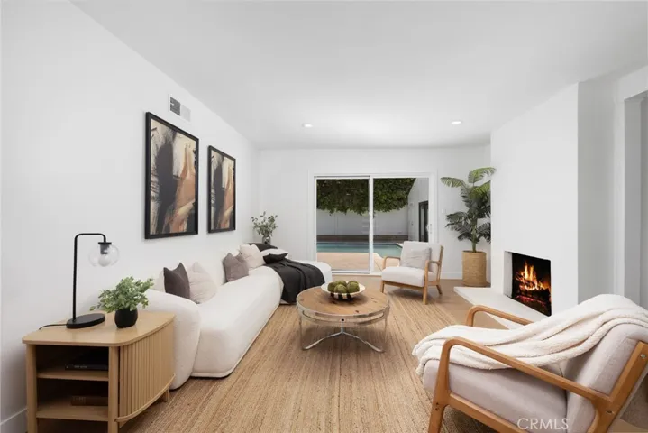 15550 Otsego Street, Encino, California 91436