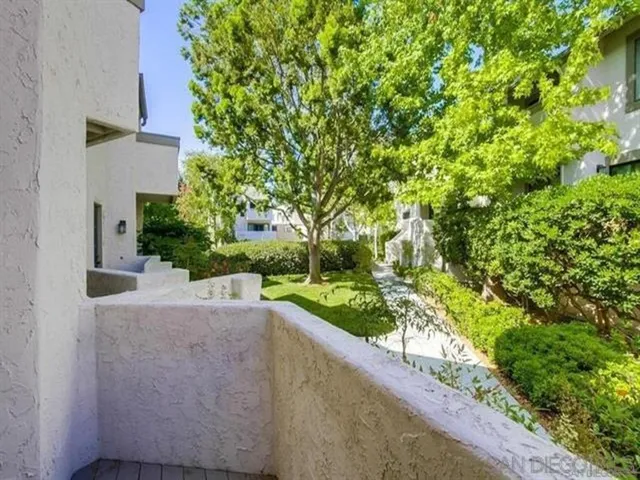 8462 Via Sonoma 39, La Jolla, California 92037