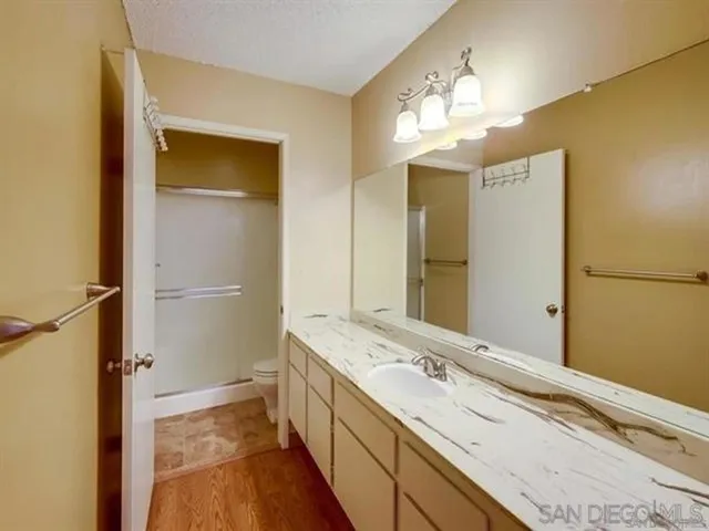 8462 Via Sonoma 39, La Jolla, California 92037