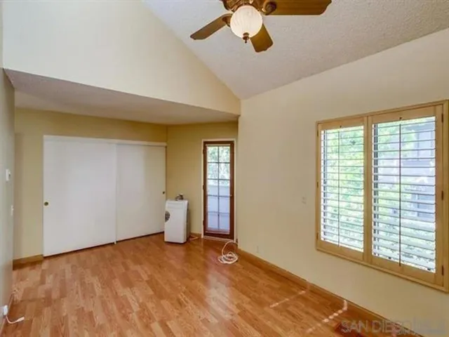 8462 Via Sonoma 39, La Jolla, California 92037