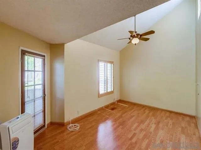 8462 Via Sonoma 39, La Jolla, California 92037