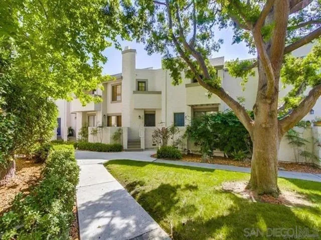 8462 Via Sonoma 39, La Jolla, California 92037