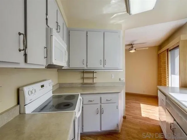 8462 Via Sonoma 39, La Jolla, California 92037