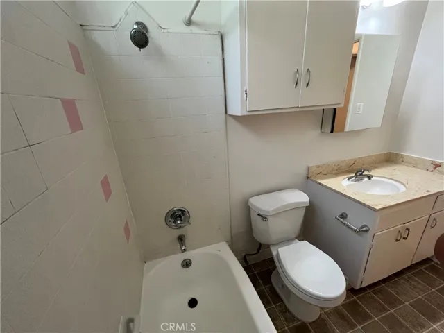 1933 Pelham Avenue 3, Los Angeles, California 90025
