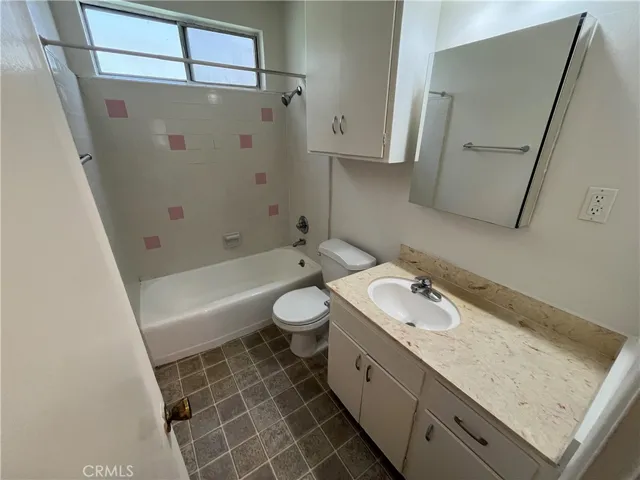 1933 Pelham Avenue 3, Los Angeles, California 90025