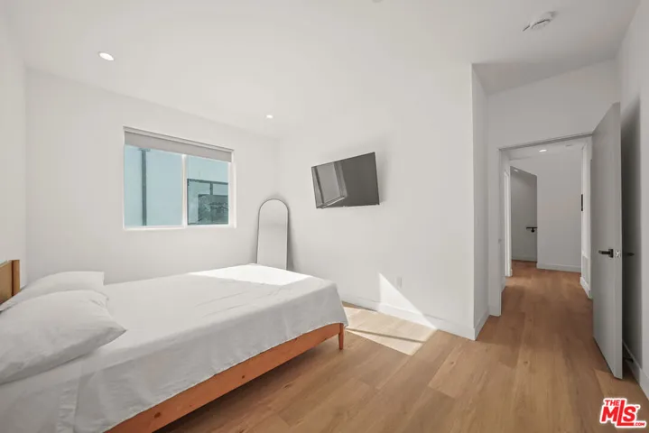 13694 Erwin Street 2, Van Nuys, California 91401