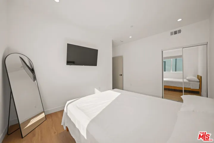 13694 Erwin Street 2, Van Nuys, California 91401