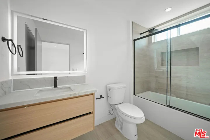 13694 Erwin Street 2, Van Nuys, California 91401