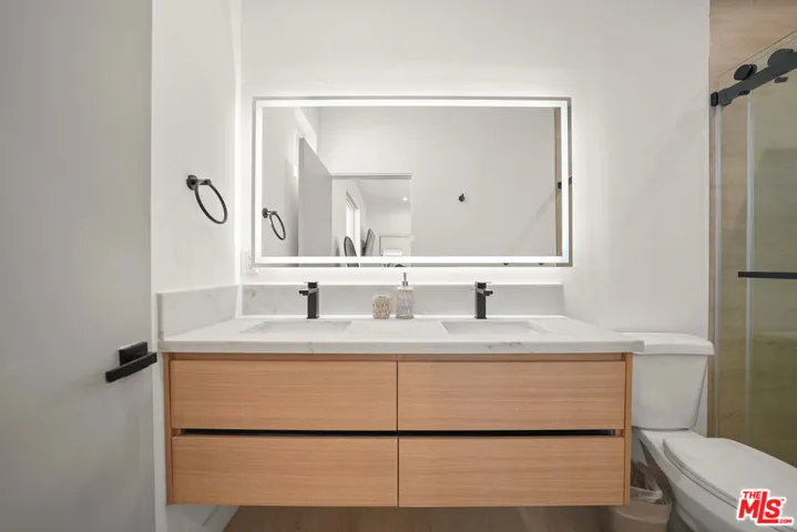 13694 Erwin Street 2, Van Nuys, California 91401