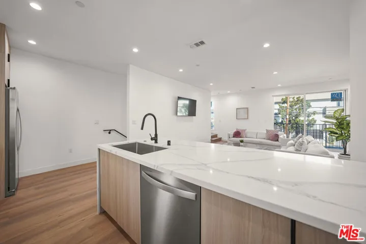 13694 Erwin Street 2, Van Nuys, California 91401