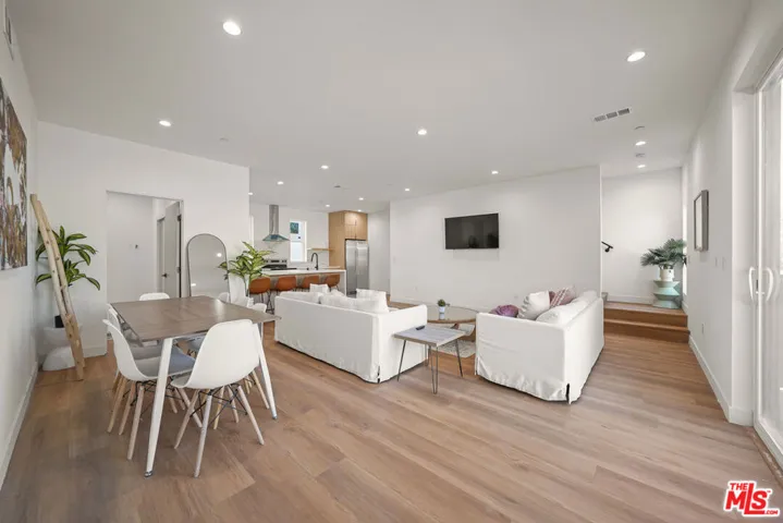 13694 Erwin Street 2, Van Nuys, California 91401
