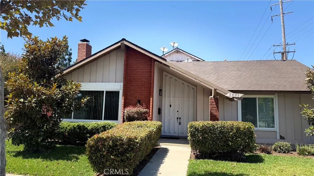 2601 W Juniper
