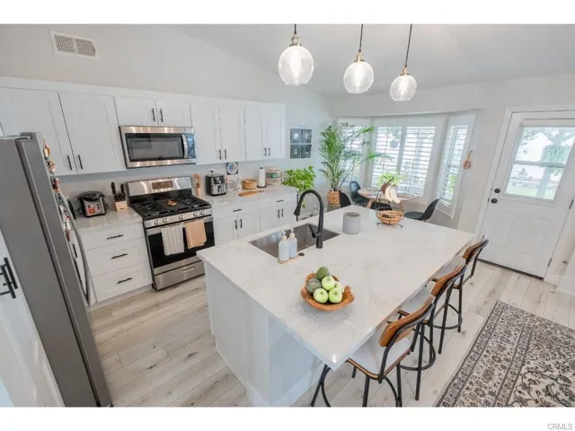 2971 Pembroke, Hemet, California 92545