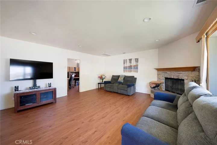 17209 Falda, Torrance, California 90504