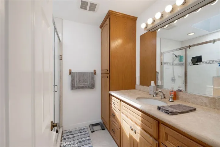 17209 Falda, Torrance, California 90504