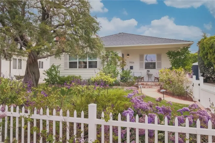 7926 Agnew, Los Angeles, California 90045