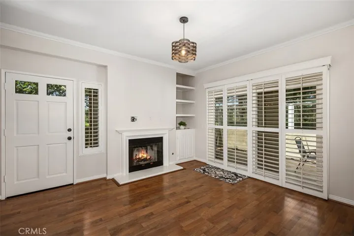 Crown molding
