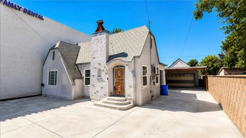 885 W Valley, Colton, California 92324