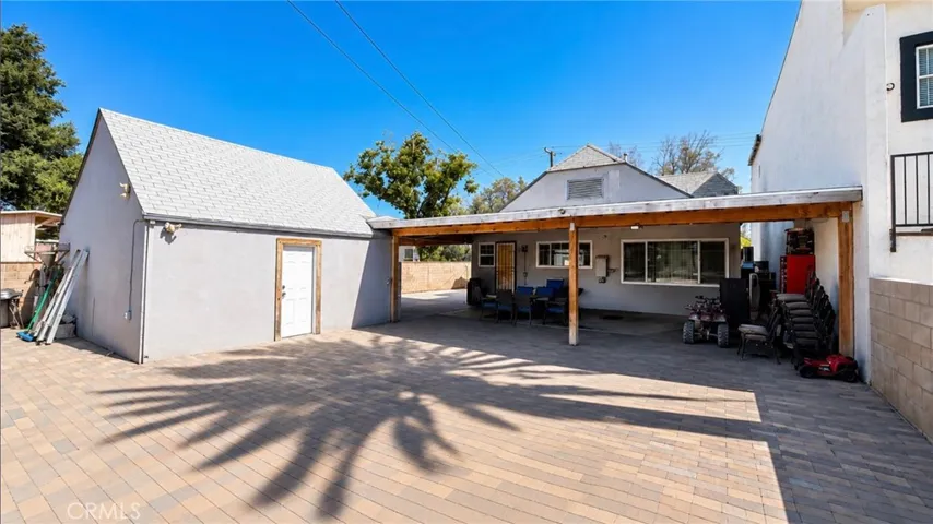 885 W Valley, Colton, California 92324