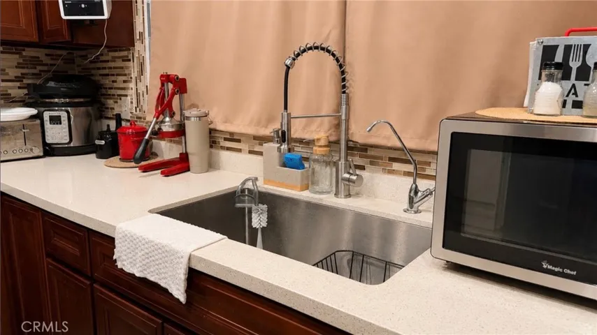 885 W Valley, Colton, California 92324