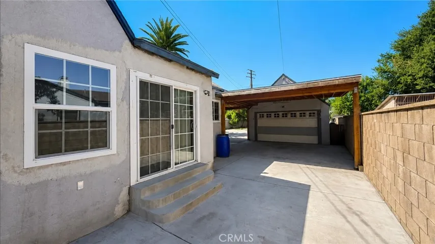 885 W Valley, Colton, California 92324