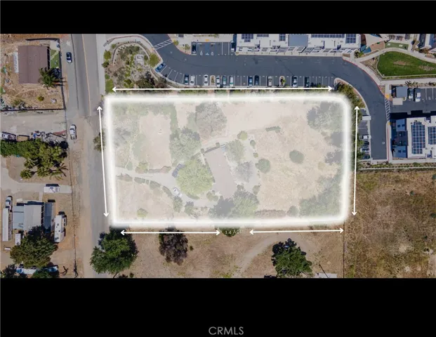 Photo has been edited to highlight estimated property boundary.