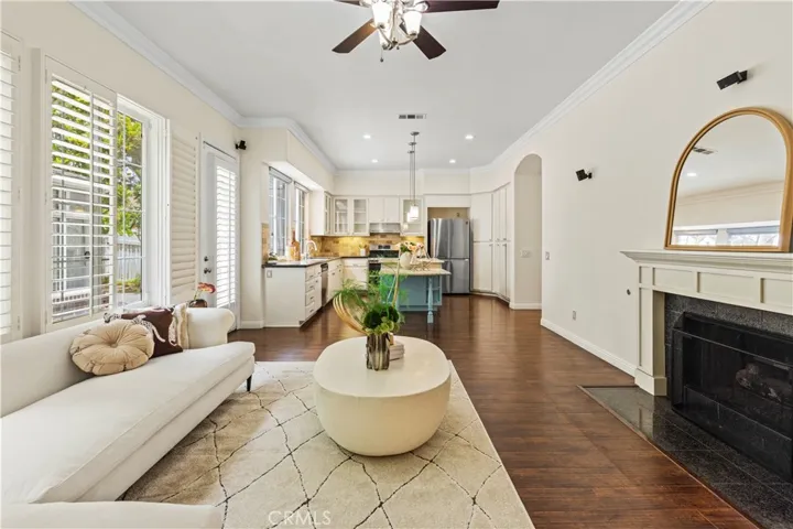 82 Winslow Lane, Irvine, California 92620