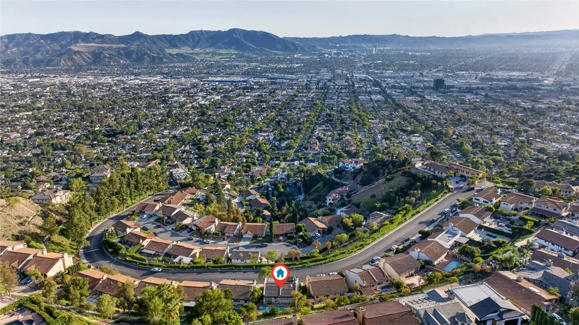1350 E Tujunga, Burbank, California 91501 — photo 4