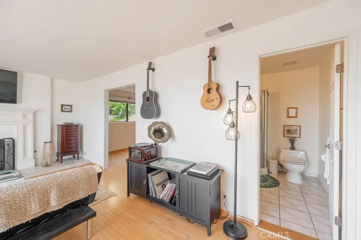 1350 E Tujunga, Burbank, California 91501