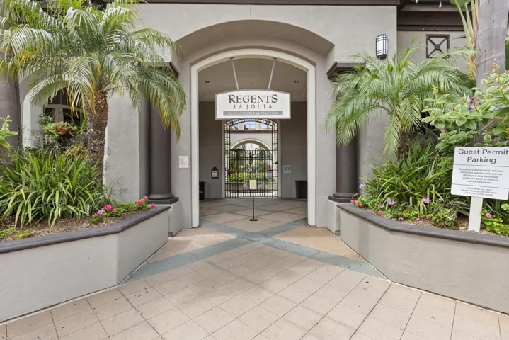 Main Entrance to Concierge